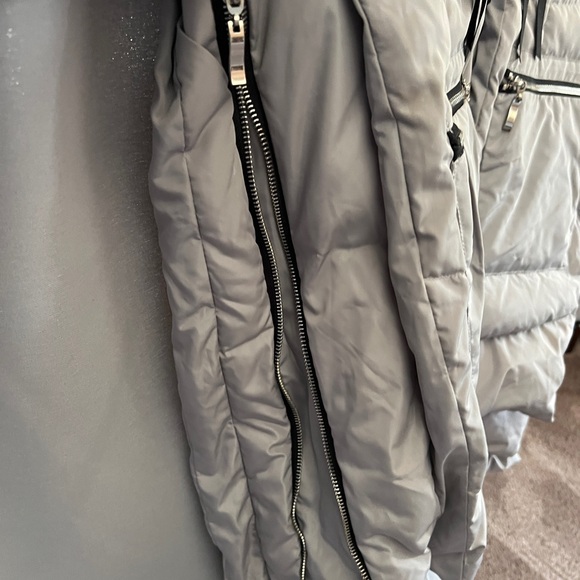 Orolay Thickened Down Jacket Expandable women in size medium - Picture 6 of 12